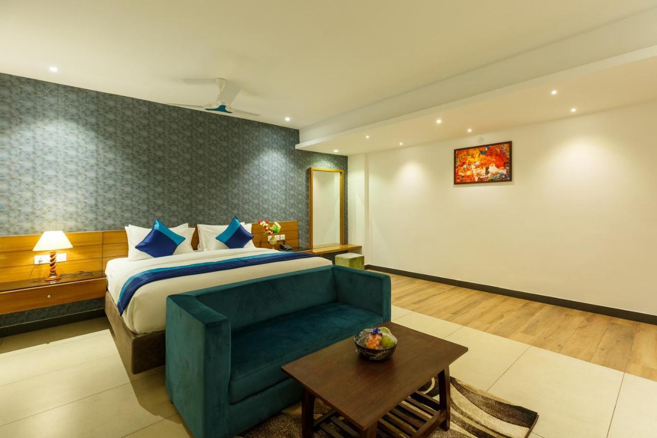 Royal Ace Boutique Hotel Bangalore Bagian luar foto